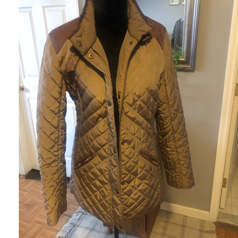 Quilted Ralph Lauren jacket ! Waist length, leather details.